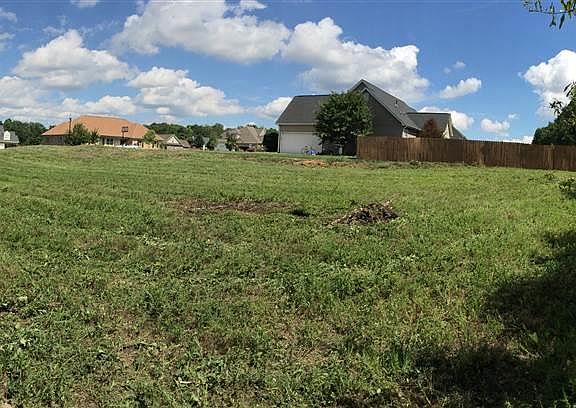 5th image of 302 White Meadow Ct