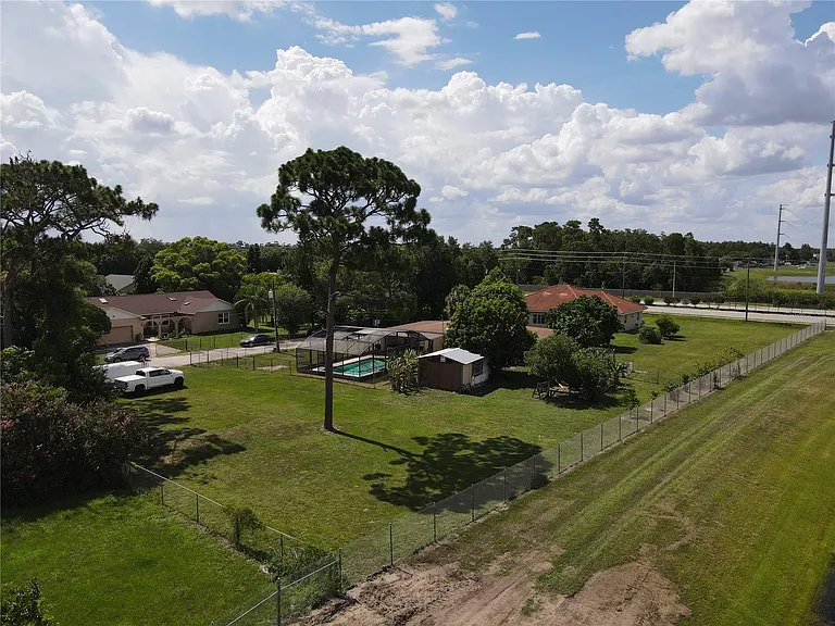 9160 Valencia College Ln — Photo 23