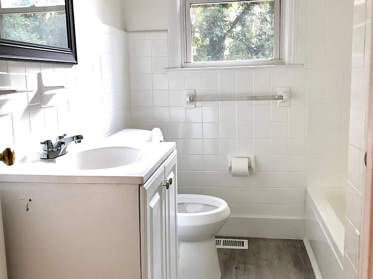 27 Wilshire Dr — Photo 13