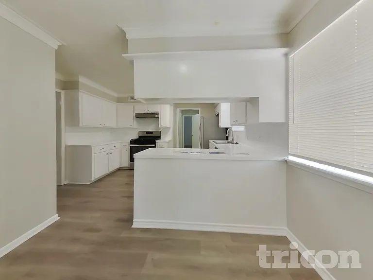 24122 Spring Mill Ln — Photo 5