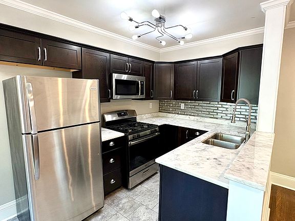 2nd image of 2013 Eastern Pkwy APT 7