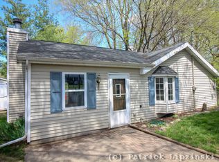 1217 Calgary St NE, Grand Rapids, MI 49505
