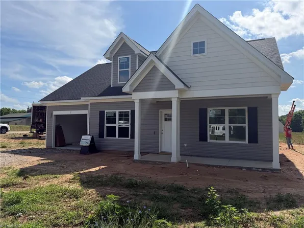 4568 Wallburg Rd, Winston Salem, NC 27107