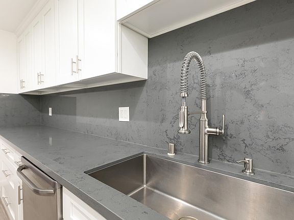 2nd image of 1432 S Saltair Ave #208