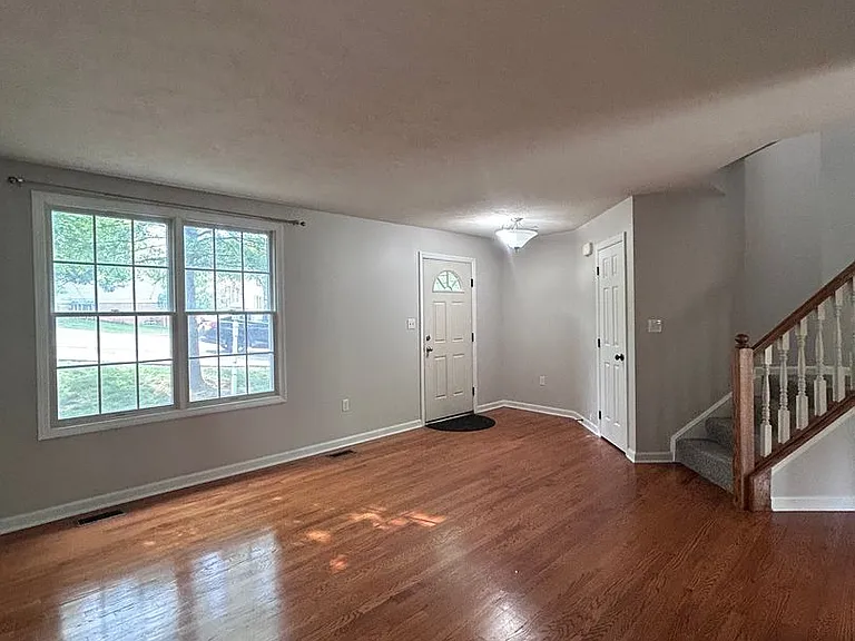 1-114 Castleview Dr — Photo 4