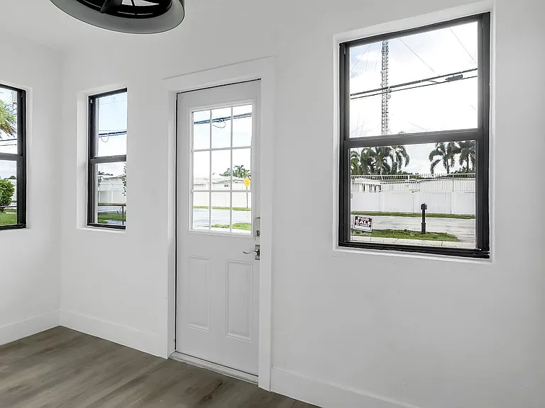 5015 SW 25th St — Photo 19