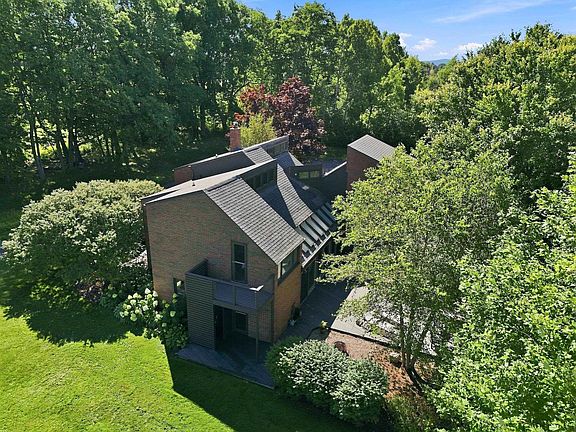 3rd image of 790 Lime Kiln Road