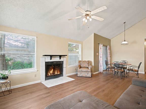 5th image of 4837 Thistledown Dr