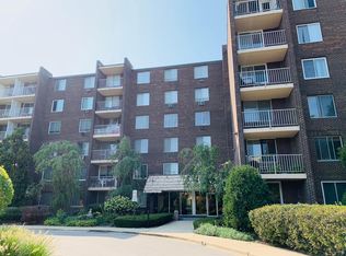 225 S Rohlwing Rd UNIT 518, Palatine, IL 60074