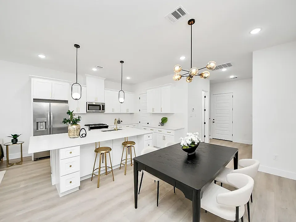 2 bed, 1200 sqft, $1,200 — Photo 4