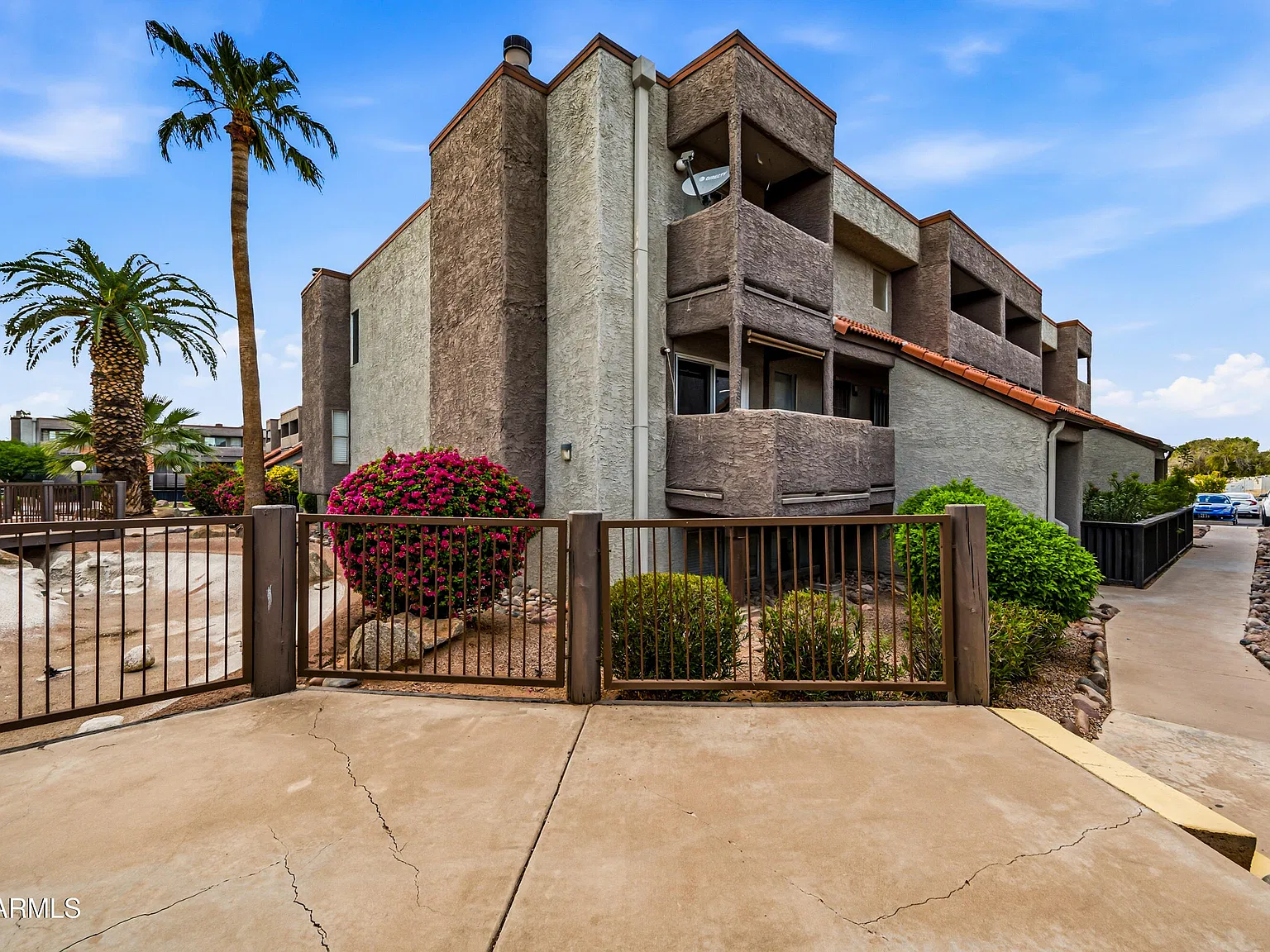 2 bed, 2.5 bath, 1190 sqft, $1,595 — Photo 1
