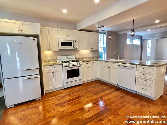 2nd image of 49 Pond St #C
