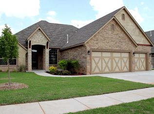 500 Old Home Pl, Yukon, OK 73099