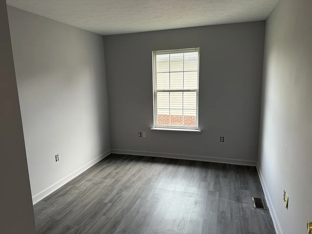 Building Photo - 128 Woods Trl #2