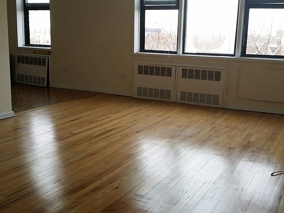 3rd image of 860 E 18th St APT 6E