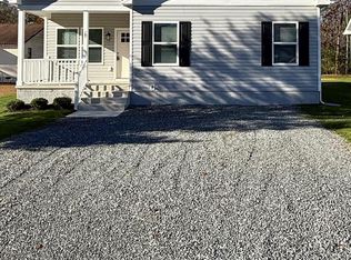 121 Currioman Dr, Montross, VA 22520