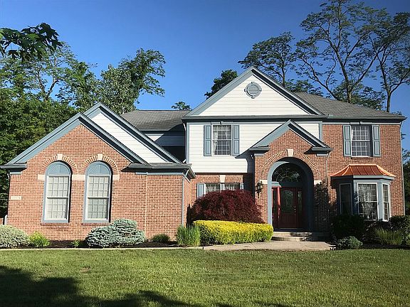 2nd image of 32574 Oakwood Ct