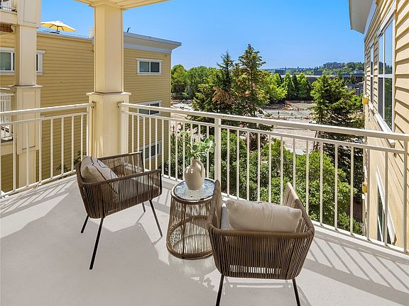 4th image of 2901 NE Blakeley Street #409