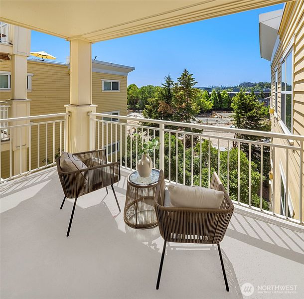 4th image of 2901 NE Blakeley Street #409