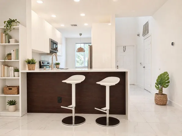 6698 Via  Regina #2, Boca Raton, FL 33433