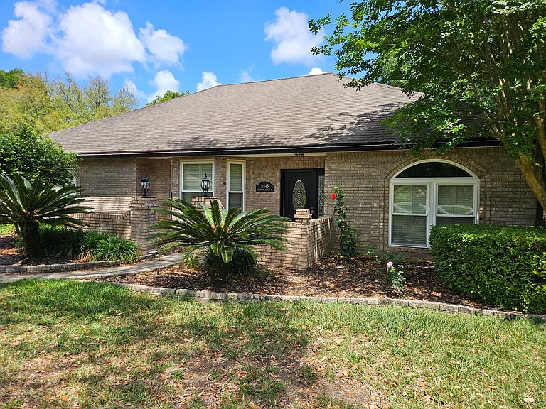 11845 Leafdale Cir W — Photo 4