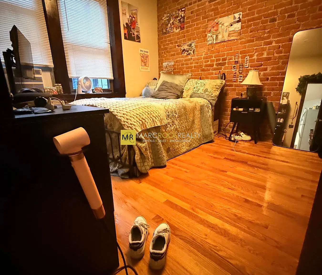 3 bed, 1100 sqft, $3,900 — Photo 3