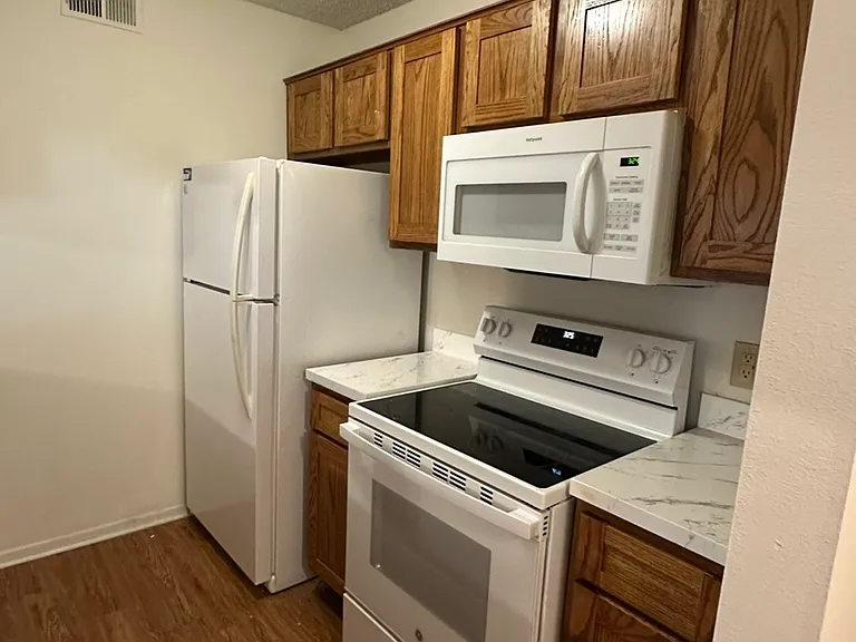 218 N Texas Blvd #306 — Photo 8