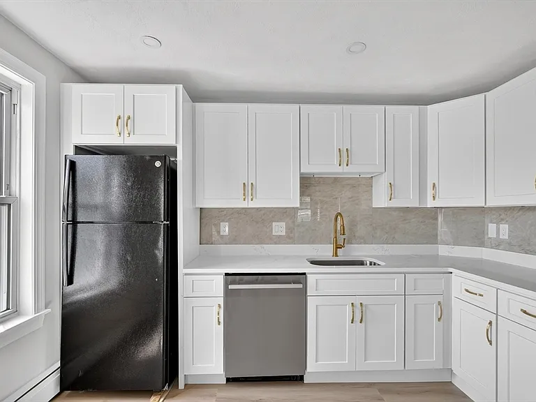18 Otis St #3 — Photo 16