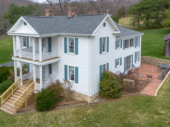 2704 Mountain Pass Rd, Troutville, VA 24175