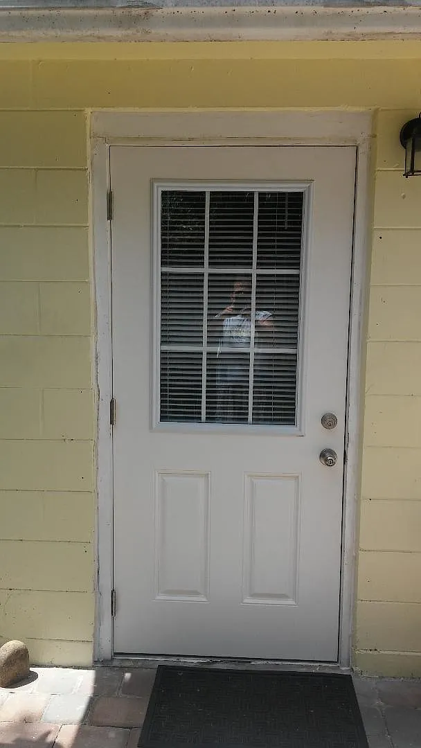 Studio, 400 sqft, $1,100 — Photo 4