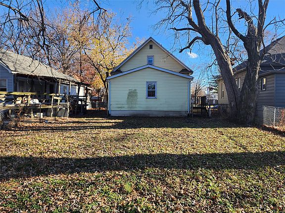 4th image of 2313 Edison Ave