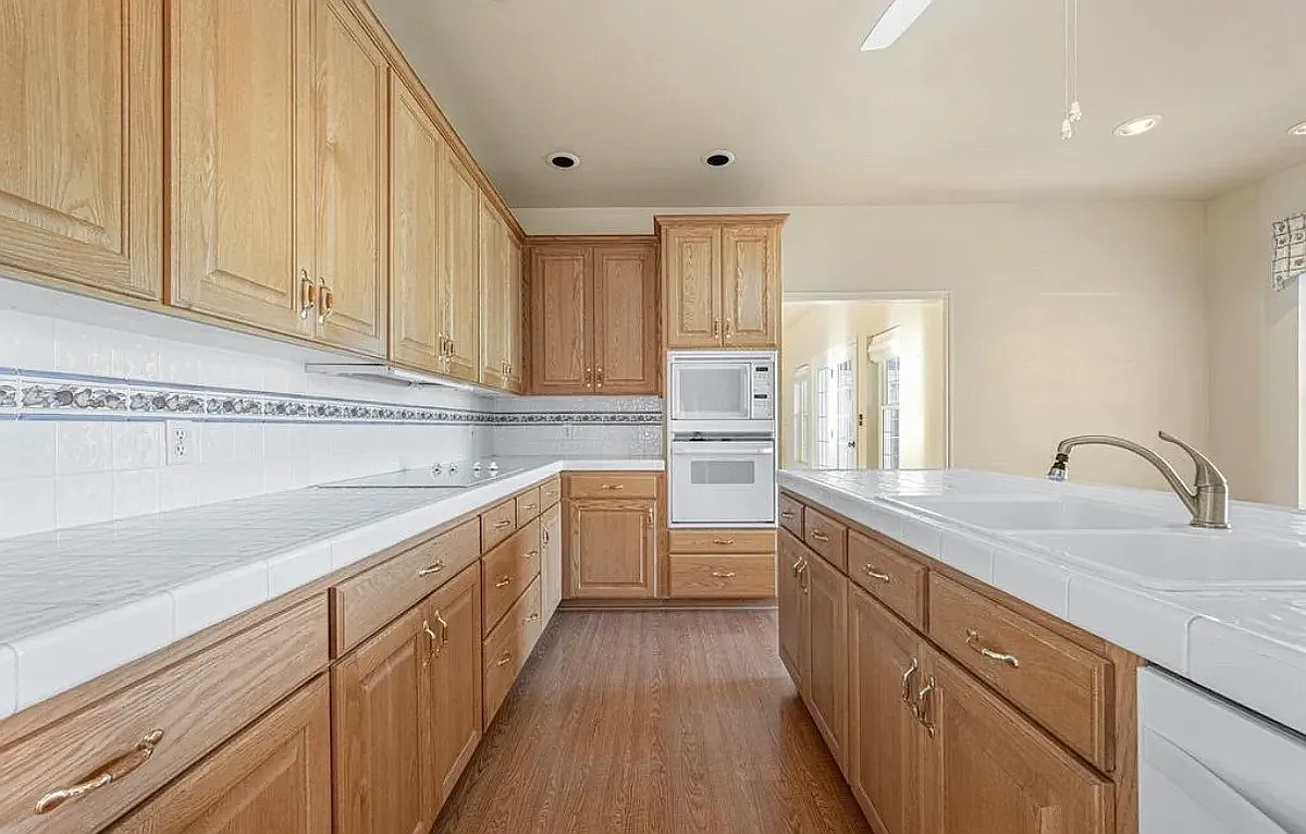 3 bed, 2000 sqft, $2,600 — Photo 4