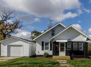 831 1st St N, Newton, IA 50208