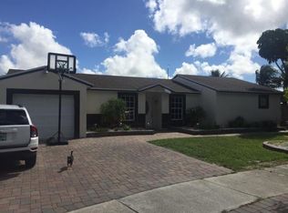 5721 NW 194th St, Hialeah, FL 33015