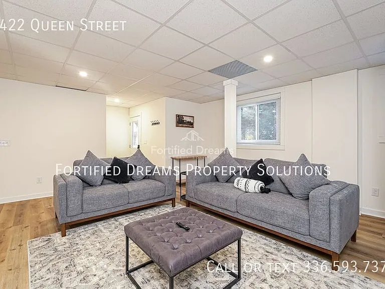 2422 Queen St — Photo 9