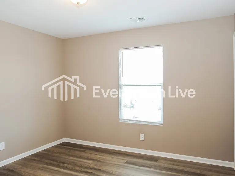 3193 Castlecreek Dr SW — Photo 13