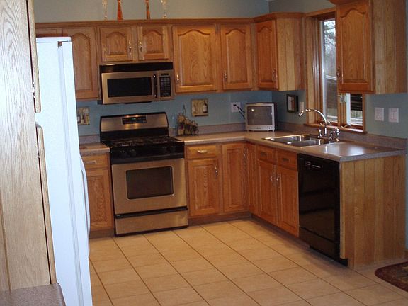 The kitchen with it's vaulted ceilings is great for cooking.