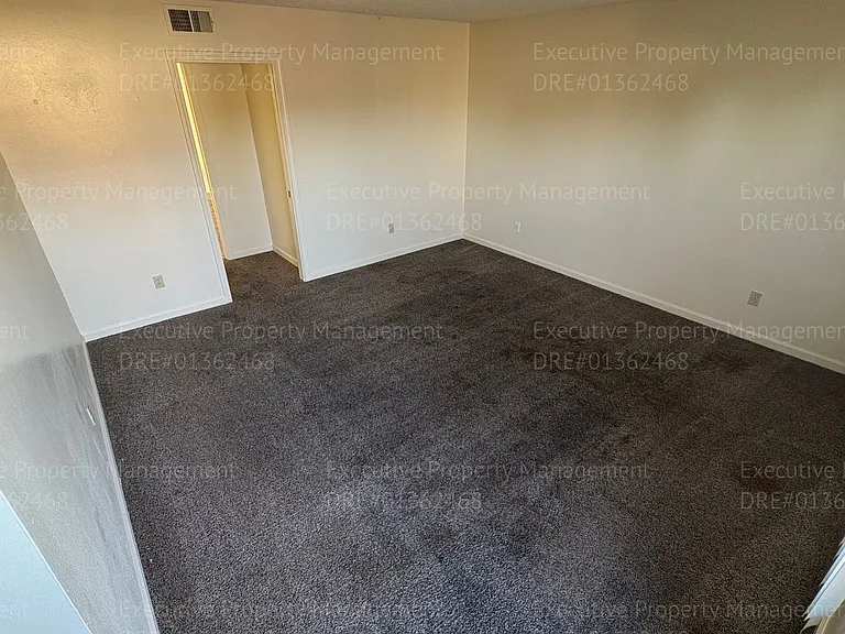 2812 N Half Moon Dr — Photo 10