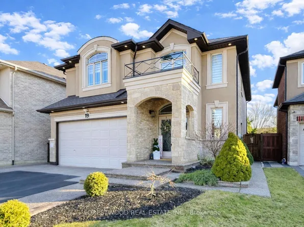 19 Michelangelo Ln, Hamilton, ON L9B 0C4