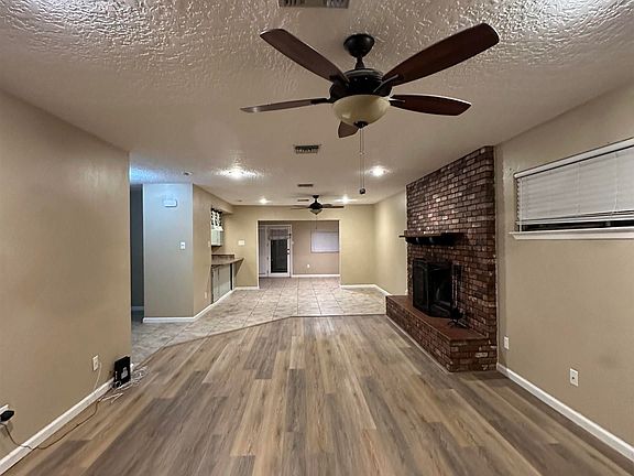 3rd image of 400 Swinging Spear Rd