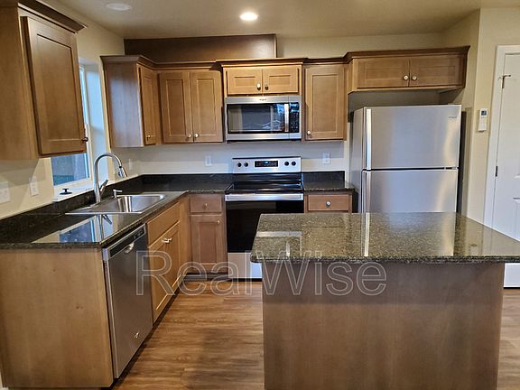 4th image of 228 Cheryl Ln Unit 17