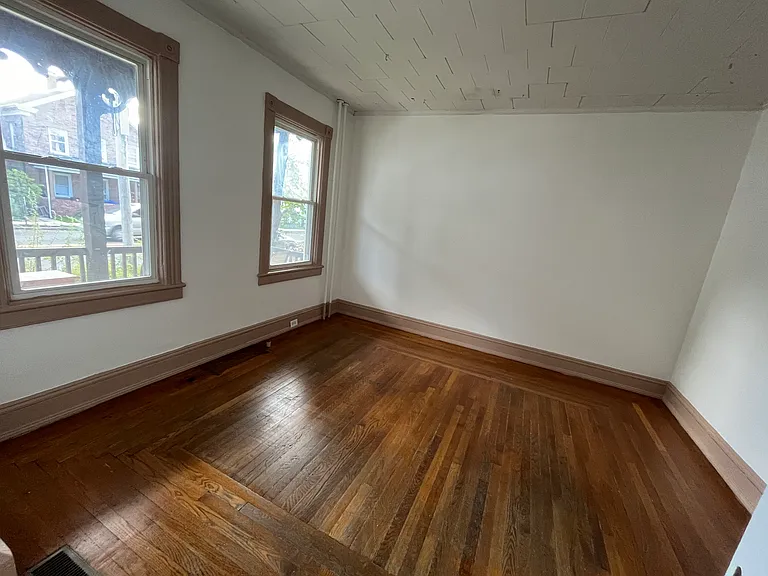 49 Henry St #1 — Photo 8