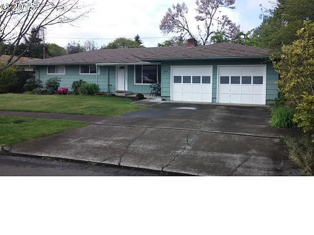 2674 Dover Dr photo 1