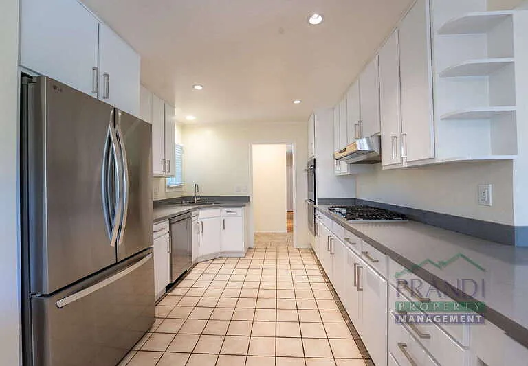 219 Mark Twain Ave — Photo 3
