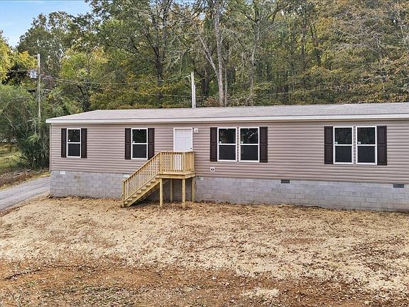 3rd image of 424 Hiwassee Rd