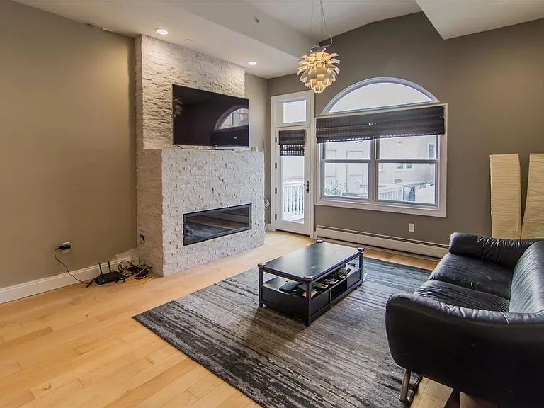 112 Liberty View Dr — Photo 2
