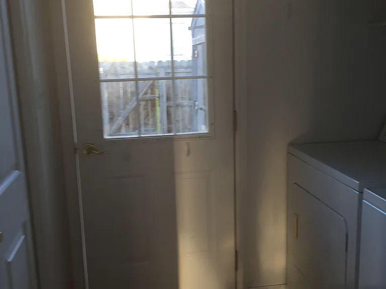 992 Independence Ave — Photo 6