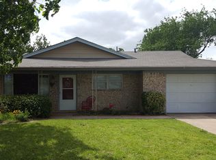 121 SE Surrey Ln, Lawton, OK 73501