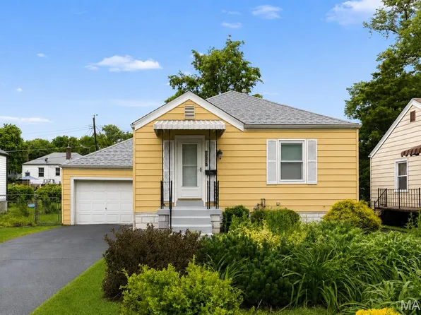 3557 Saint Joachim Ln, Saint Ann, MO 63074