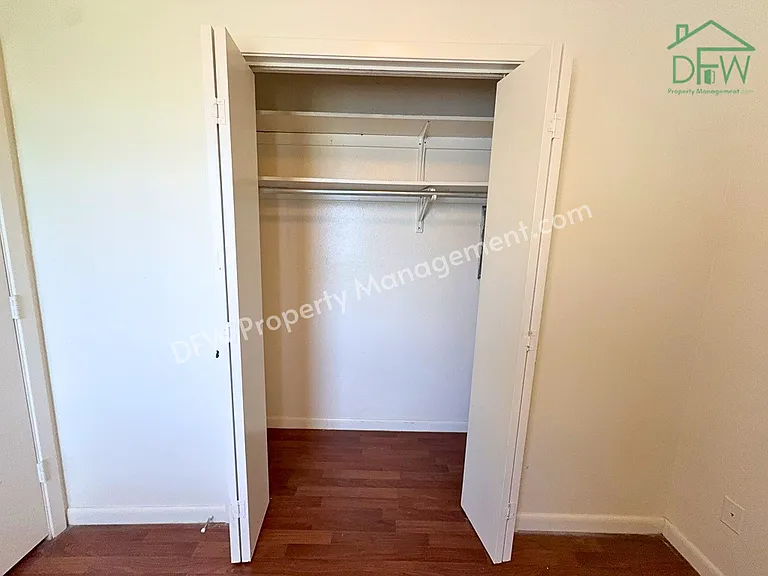 807 W Walnut St #C2 — Photo 17